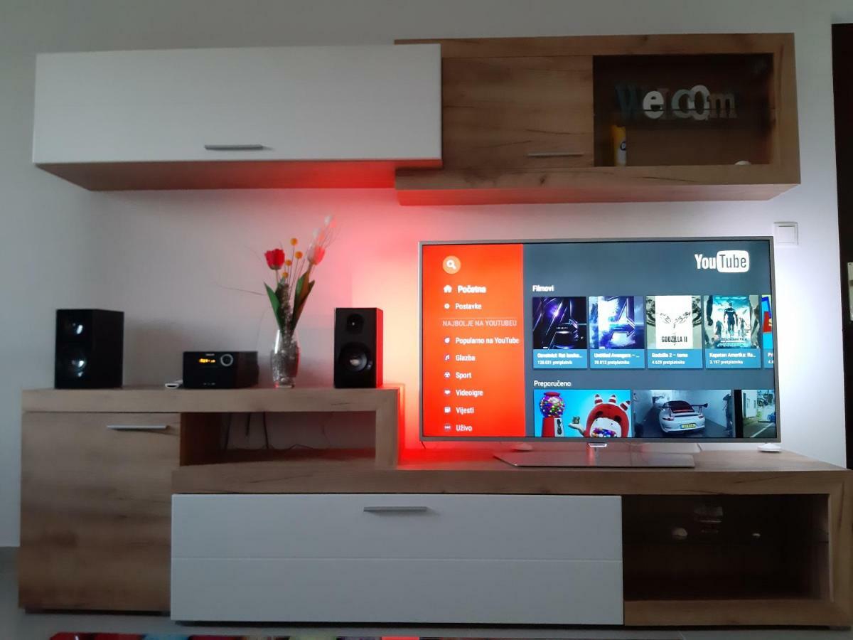 Studio Apartman Lady Apartment นยีวีเซ ภายนอก รูปภาพ