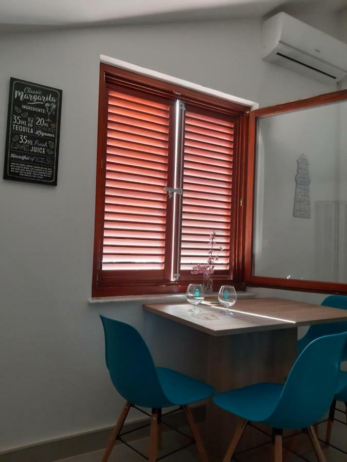 Studio Apartman Lady Apartment นยีวีเซ ภายนอก รูปภาพ